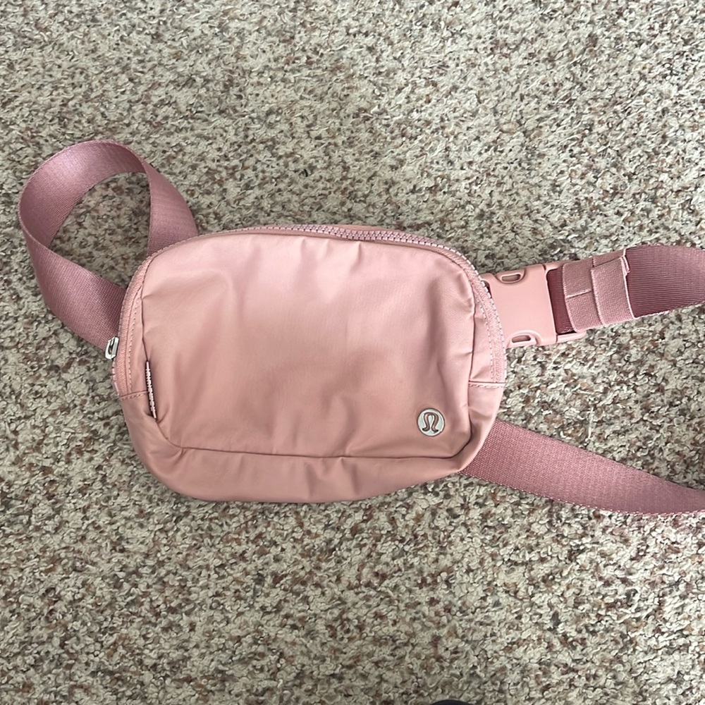 Lululemon belt bag